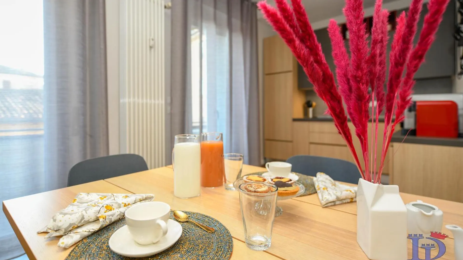 アパート Desenzanoloft Desenzanoloft Official Partner Marriott Homes & Villas - Giovanna House Lake View デセンツァーノ・デル・ガルダ イタリア